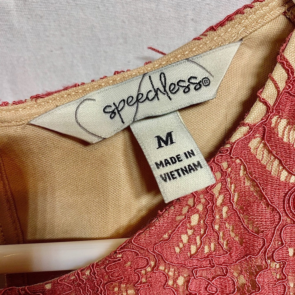 JUNIOR’S SPEECHLESS-MAUVE LACE SCALLOPED DRESS - Picture 5 of 5
